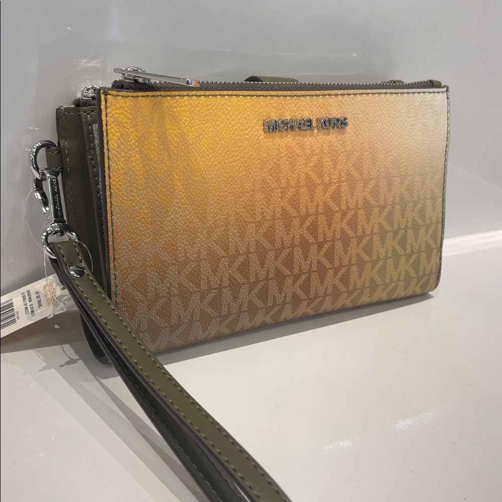 MICHAEL KORS Jet Set Lg Ombré Signature Logo Wristlet Phone Holder Wallet 
Olive - Picture 2 of 16